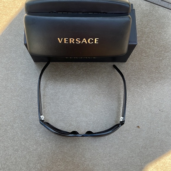 Versace black plastic sunglasses with stone details on temples - Picture 6 of 9